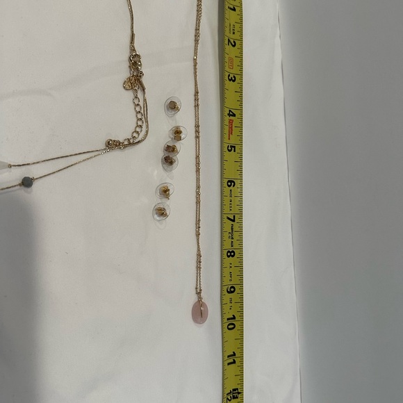 Necklaces and earrings - Picture 2 of 4